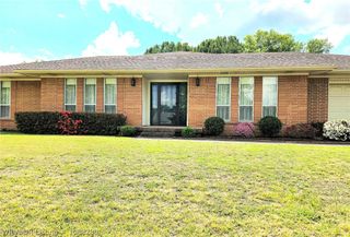 7800 Dover Circle, Fort Smith, AR 72903