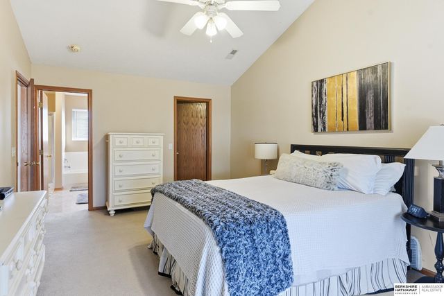 15207 Edna Street, Omaha, NE 68138