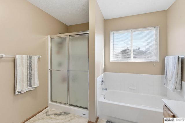 15207 Edna Street, Omaha, NE 68138