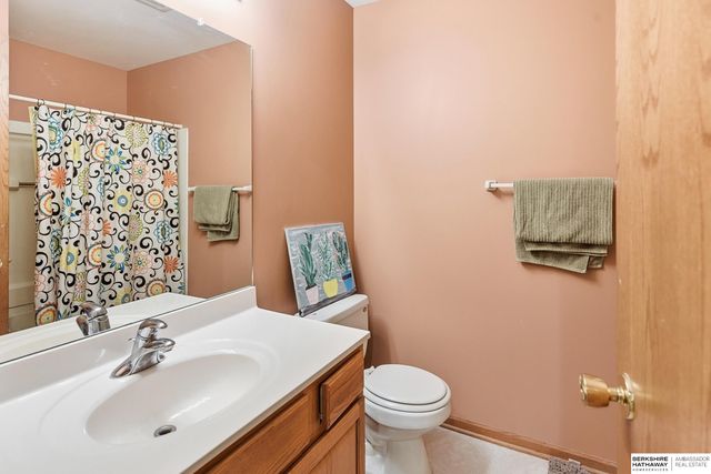 15207 Edna Street, Omaha, NE 68138