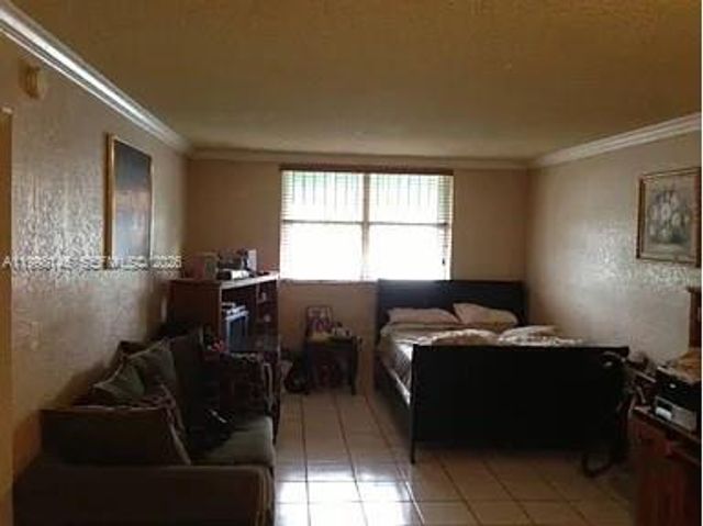 666 W 81st Street 124, Hialeah, FL 33014