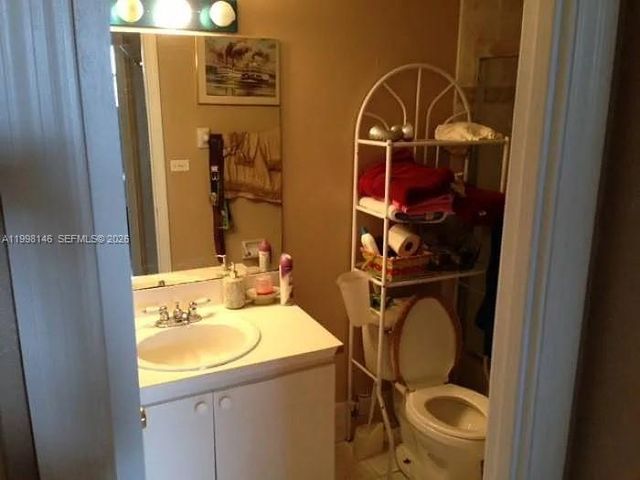 666 W 81st Street 124, Hialeah, FL 33014