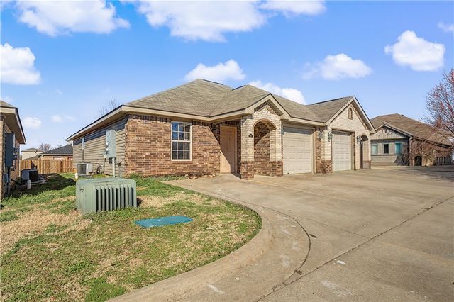 3306 SW Victoria Place 2, Bentonville, AR 72712