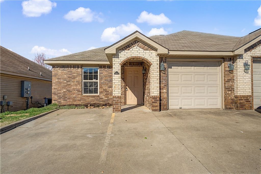 3306 SW Victoria Place 2, Bentonville, AR 72712