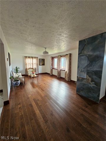 33158 Lakeshore Boulevard, Eastlake, OH 44095