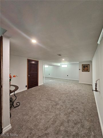 33158 Lakeshore Boulevard, Eastlake, OH 44095