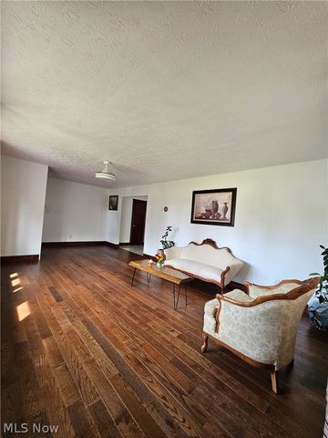 33158 Lakeshore Boulevard, Eastlake, OH 44095