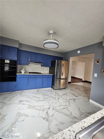 33158 Lakeshore Boulevard, Eastlake, OH 44095
