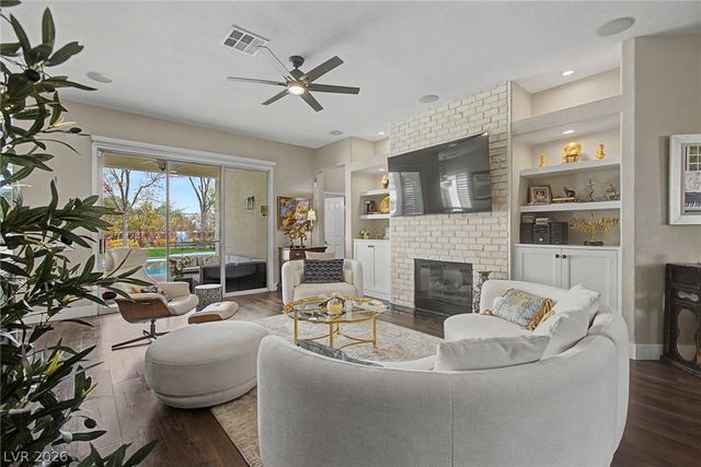 8624 Desert Bird Drive, Las Vegas, NV 89145