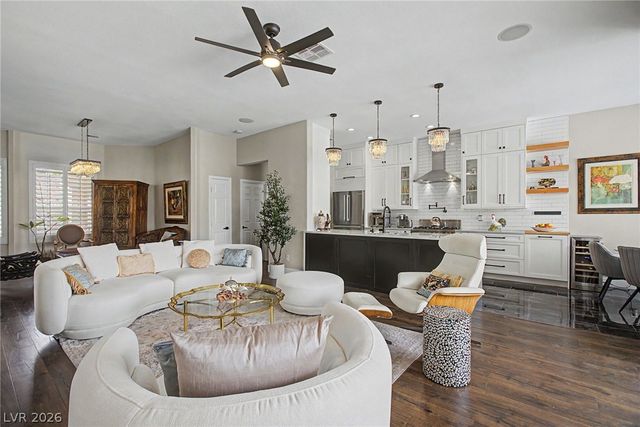8624 Desert Bird Drive, Las Vegas, NV 89145