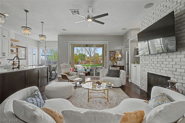 8624 Desert Bird Drive, Las Vegas, NV 89145