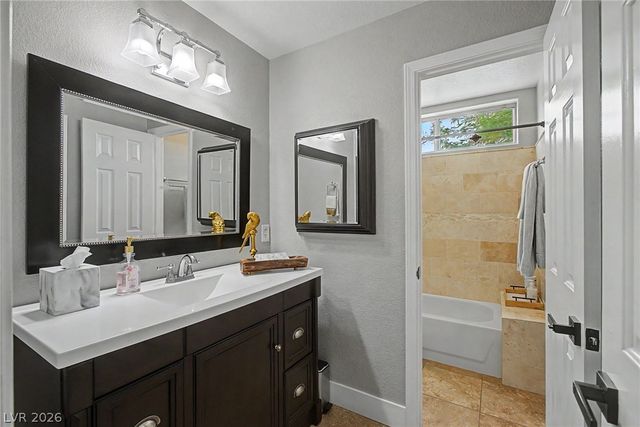 8624 Desert Bird Drive, Las Vegas, NV 89145