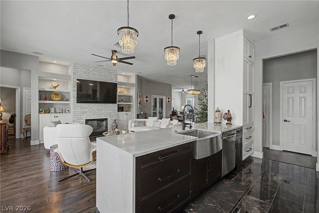 8624 Desert Bird Drive, Las Vegas, NV 89145
