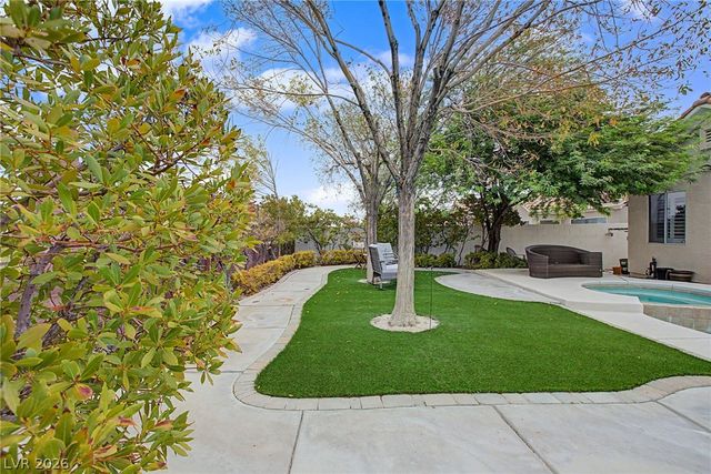 8624 Desert Bird Drive, Las Vegas, NV 89145