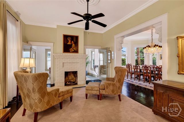 107 E 35th Street, Savannah, GA 31401