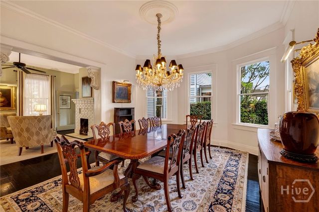 107 E 35th Street, Savannah, GA 31401