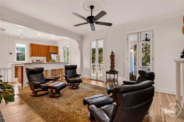 107 E 35th Street, Savannah, GA 31401