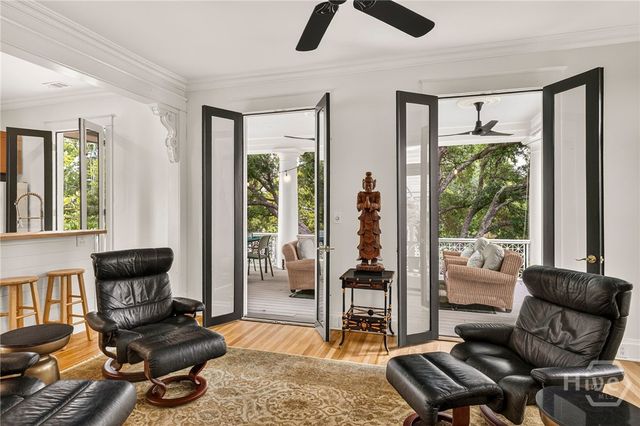 107 E 35th Street, Savannah, GA 31401