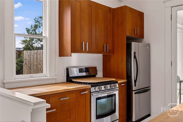 107 E 35th Street, Savannah, GA 31401