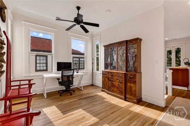 107 E 35th Street, Savannah, GA 31401