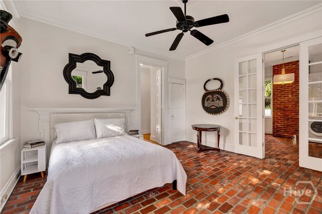 107 E 35th Street, Savannah, GA 31401