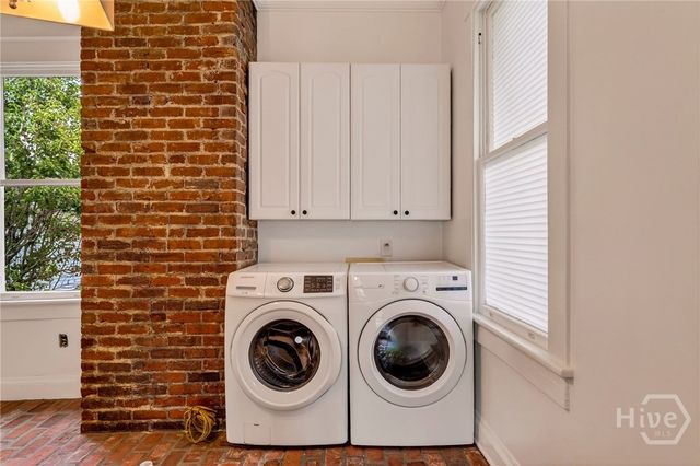 107 E 35th Street, Savannah, GA 31401