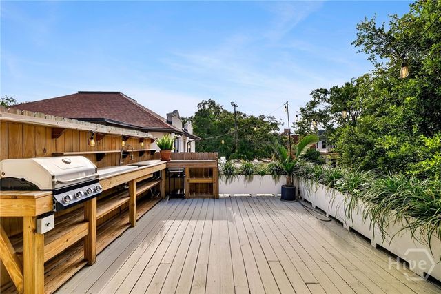 107 E 35th Street, Savannah, GA 31401