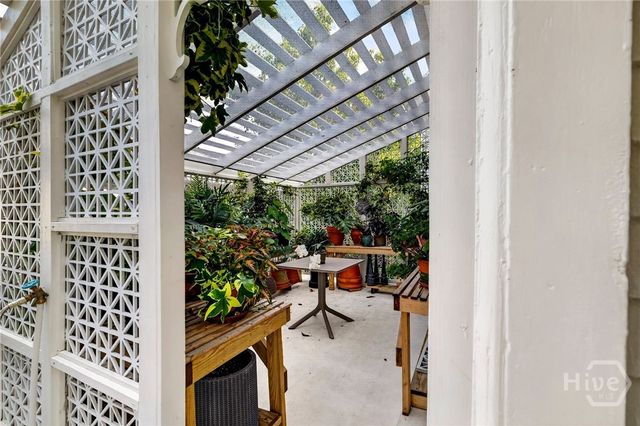 107 E 35th Street, Savannah, GA 31401