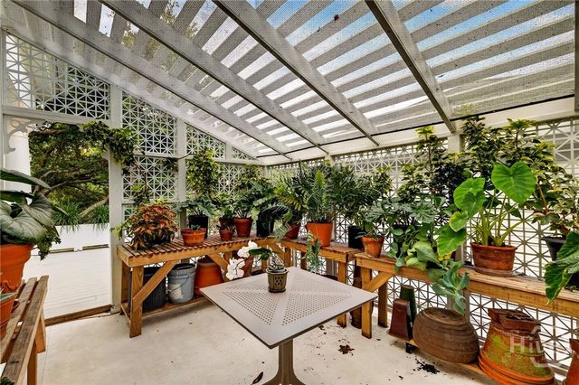 107 E 35th Street, Savannah, GA 31401