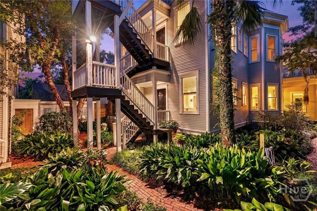 107 E 35th Street, Savannah, GA 31401