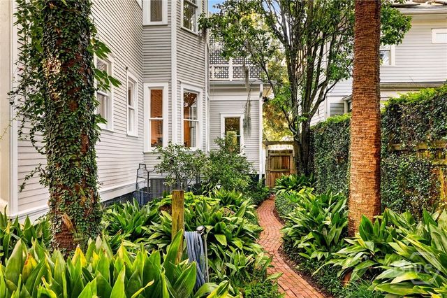 107 E 35th Street, Savannah, GA 31401