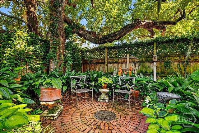 107 E 35th Street, Savannah, GA 31401