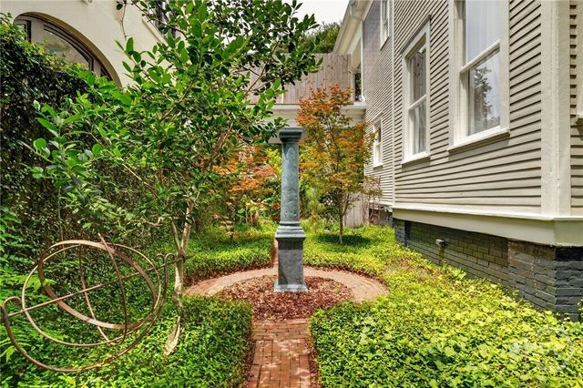107 E 35th Street, Savannah, GA 31401