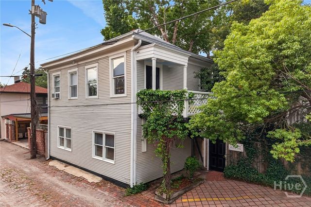 107 E 35th Street, Savannah, GA 31401