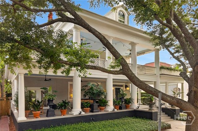 107 E 35th Street, Savannah, GA 31401