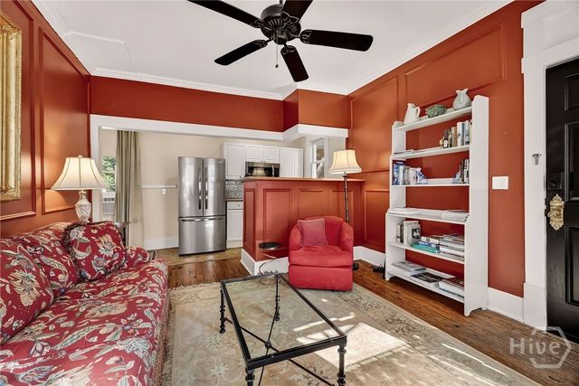 107 E 35th Street, Savannah, GA 31401