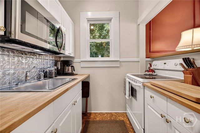 107 E 35th Street, Savannah, GA 31401