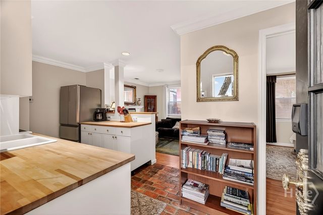 107 E 35th Street, Savannah, GA 31401