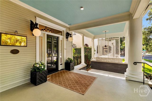 107 E 35th Street, Savannah, GA 31401