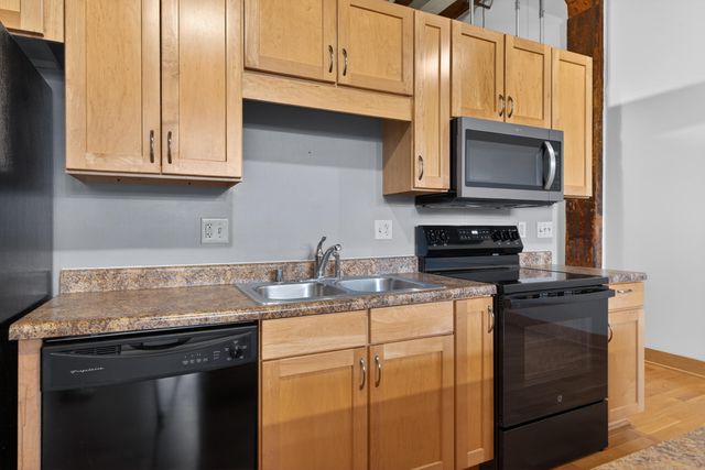 585 S Upper Street 121, Lexington, KY 40508