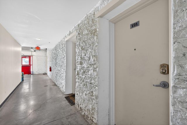585 S Upper Street 121, Lexington, KY 40508