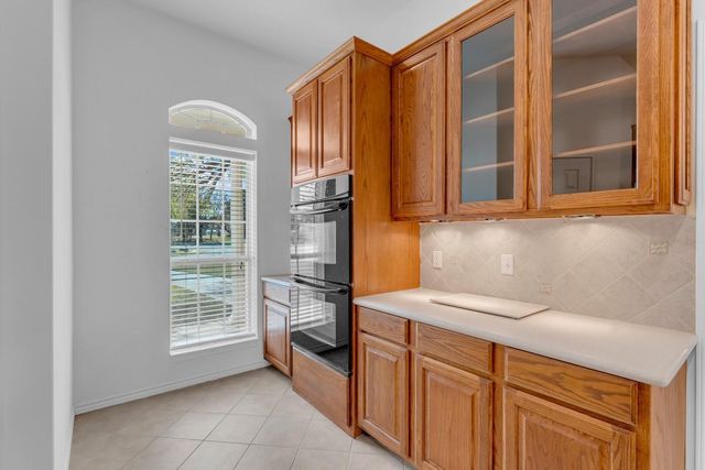 107 N Oak Vista DR, Burnet, TX 78611