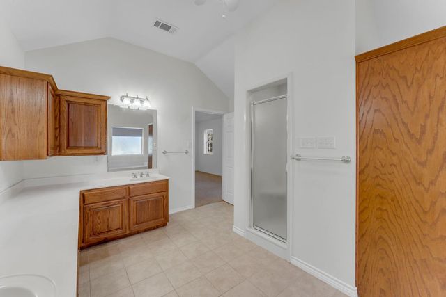 107 N Oak Vista DR, Burnet, TX 78611