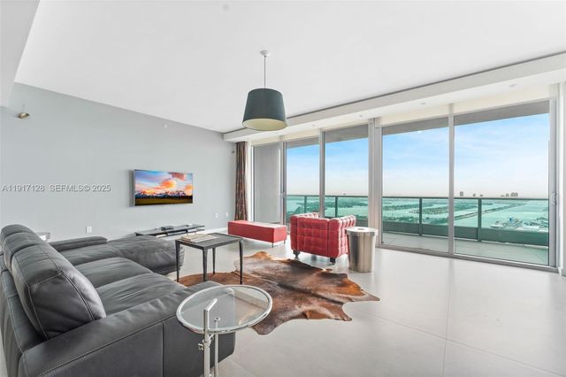 900 Biscayne Blvd PH 6205, Miami, FL 33132