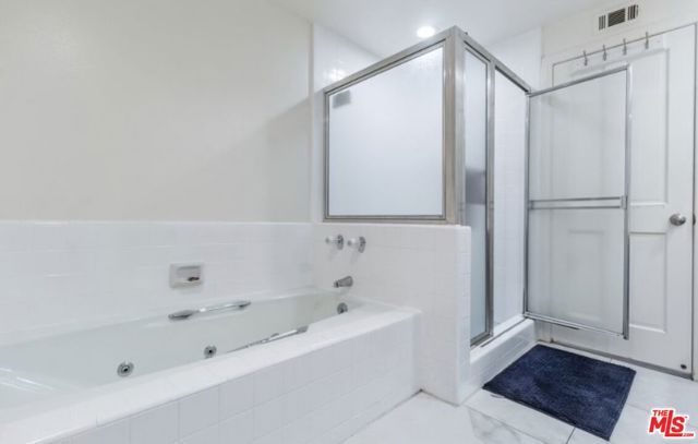 19029 Nordhoff Street 205, Northridge (los Angeles), CA 91324