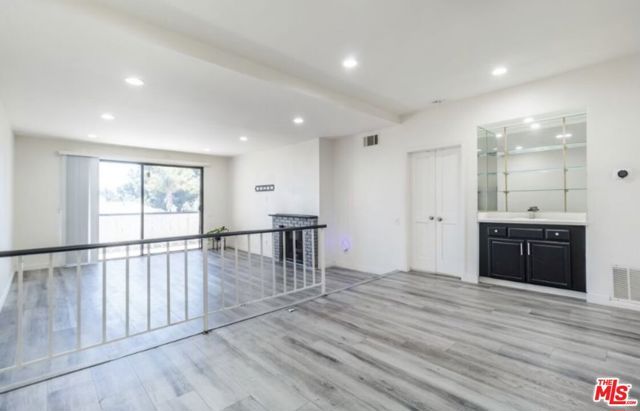 19029 Nordhoff Street 205, Northridge (los Angeles), CA 91324