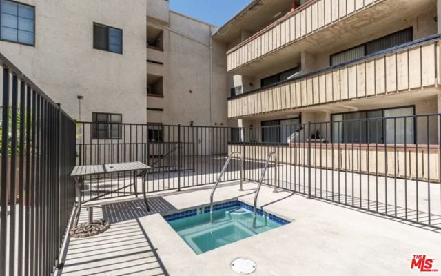19029 Nordhoff Street 205, Northridge (los Angeles), CA 91324