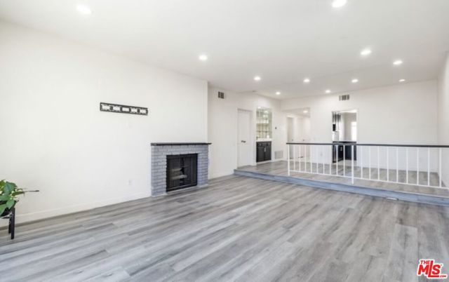19029 Nordhoff Street 205, Northridge (los Angeles), CA 91324