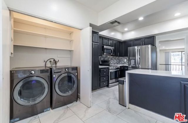 19029 Nordhoff Street 205, Northridge (los Angeles), CA 91324