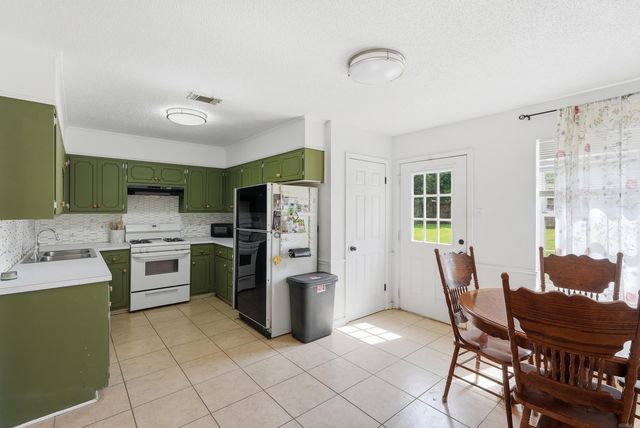 27 Burns Drive, Cabot, AR 72023